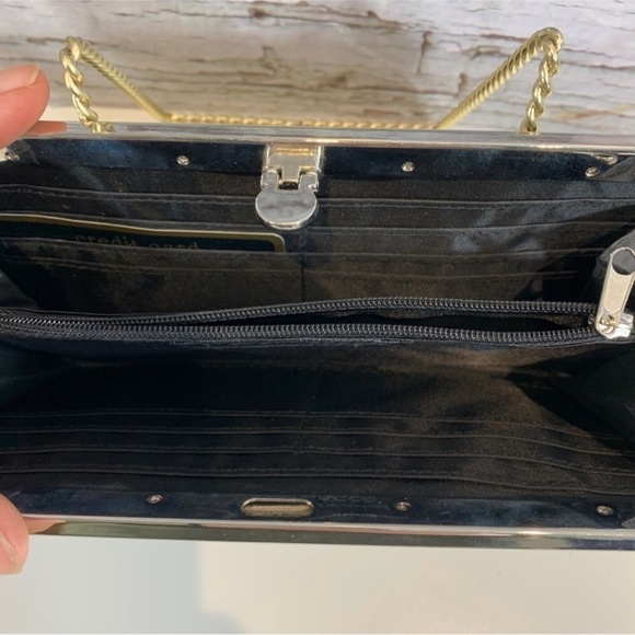 La Express Animal Print Black & White Wallet Wristlet - Picture 4 of 7